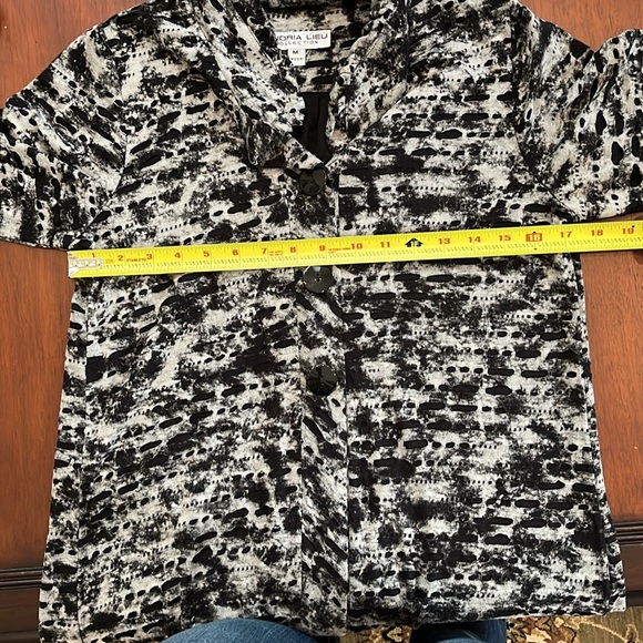 Andria Lieu black & grey 3/4 sleeve ruffle neck buttoned jacket size medium - Picture 10 of 11